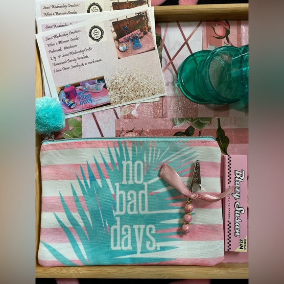 When A Woman Smokes Travel Kit 💨 - Picture 5 of 11